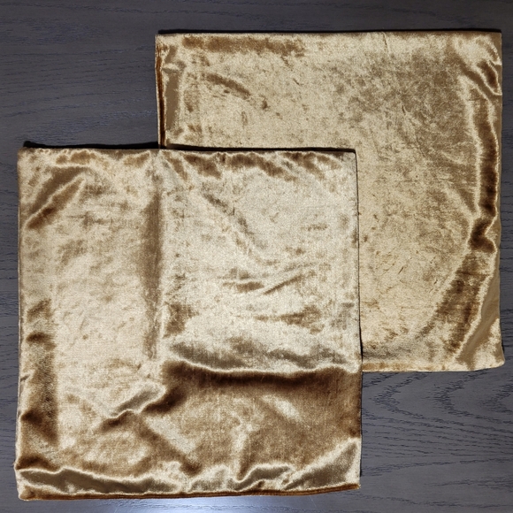 Gold Velvet Decorative Throw Pillow Covers, Set of 2, 18 in x 18 in - Picture 6 of 6